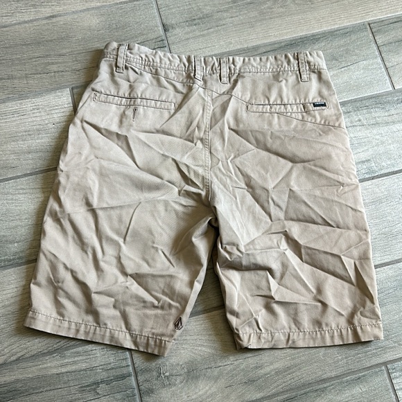 Volcom shorts - Picture 4 of 7